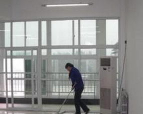 專業(yè)保潔服務(wù)，擦玻璃、家電油煙機(jī)清洗，價(jià)位低，來(lái)電特惠！